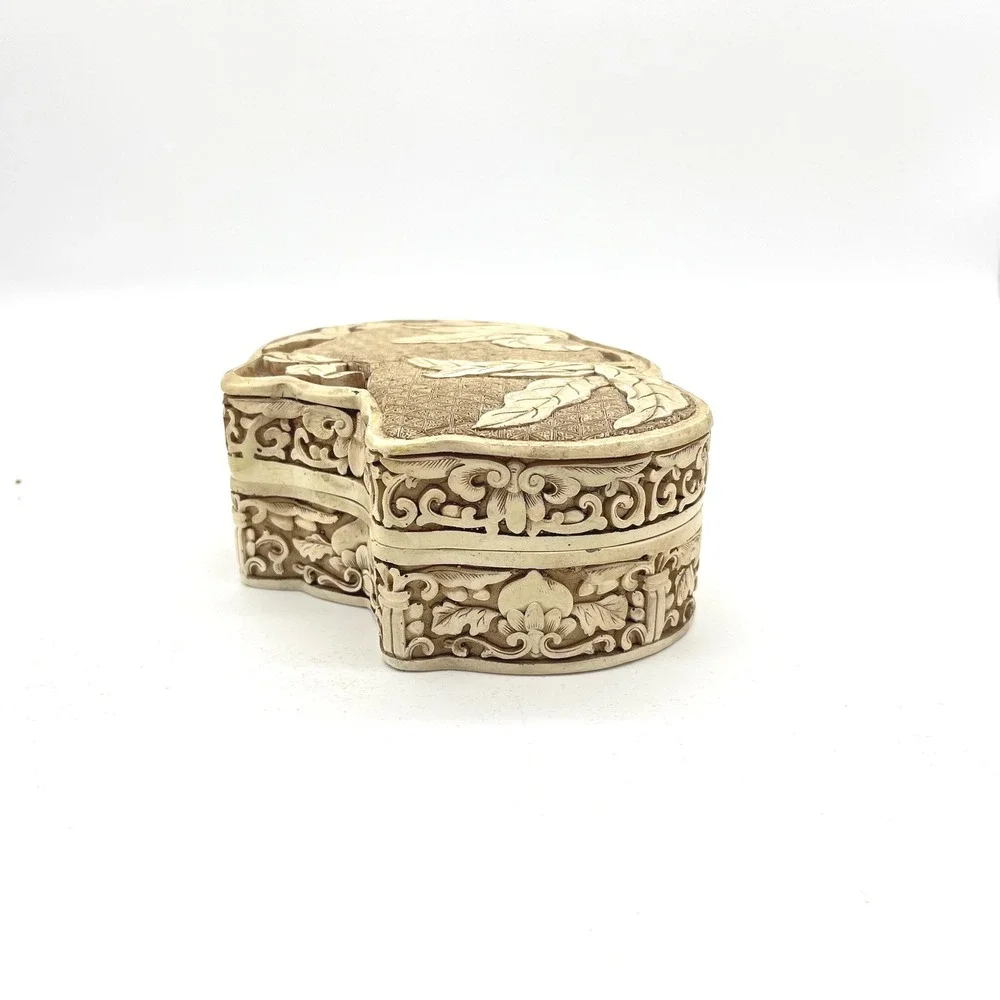 Vintage 1982 Ivory Dynasty Faux Cinnabar Carved Trinket Jewelry Box‎